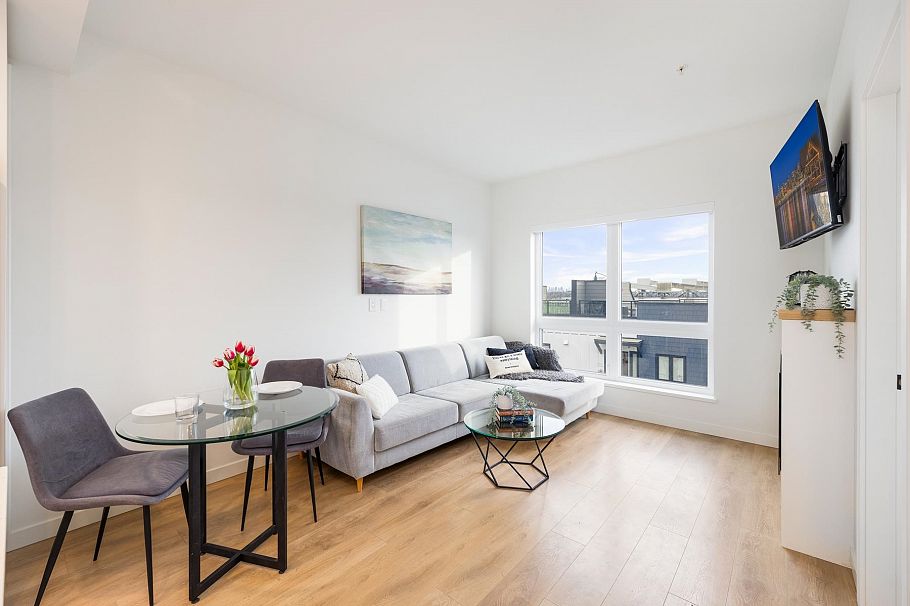 444 545 E 2nd Street North Vancouver, BC - 14