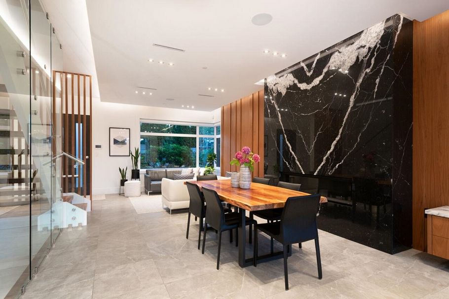 136 E 61st Avenue Vancouver, BC - 4