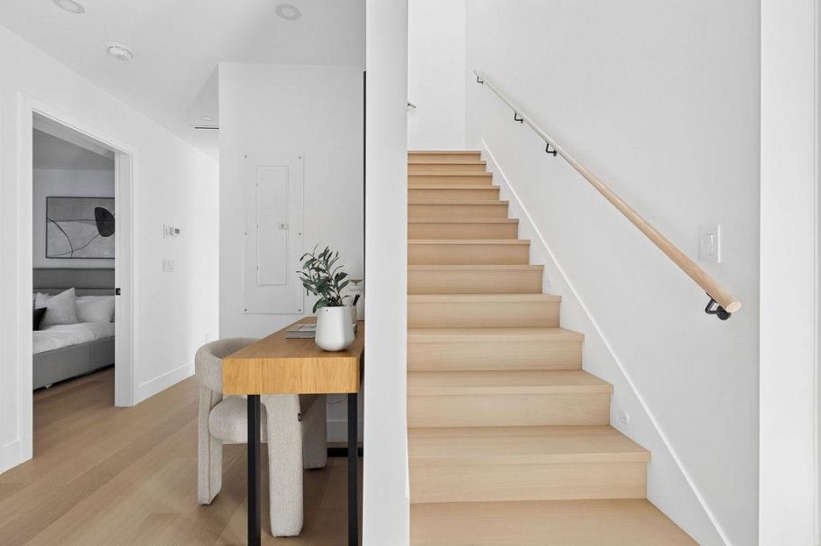 1 2124 E 8 Avenue Vancouver, BC - 20