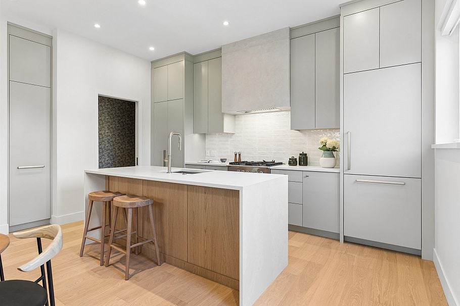 2 3060 W 34th Avenue Vancouver, BC - 9