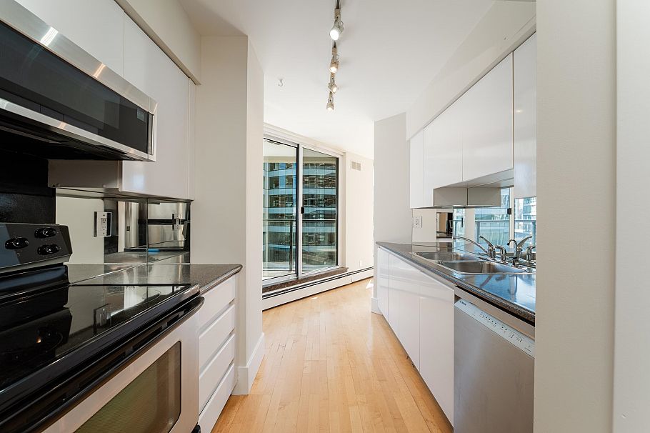 905 1010 Burnaby Street Vancouver, BC - 18