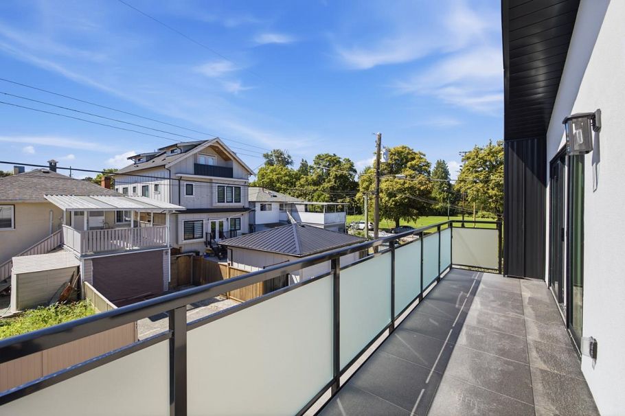 3016 E 19th Avenue Vancouver, BC - 19