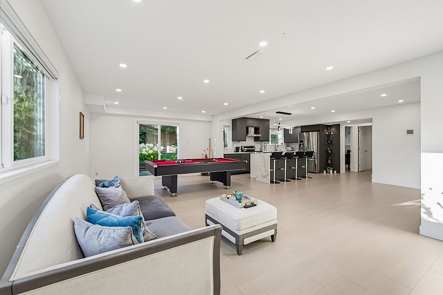212 W Balmoral Road North Vancouver, BC - 20