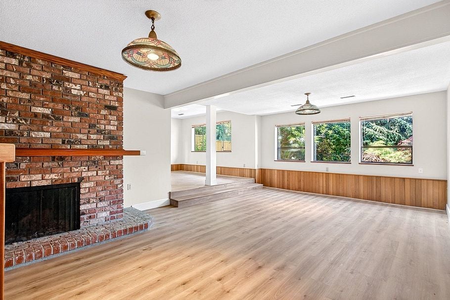 5600 Grousewoods Place North Vancouver, BC - 3