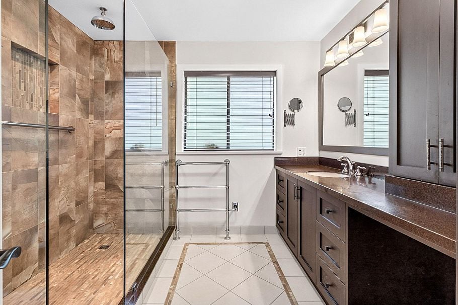 5600 Grousewoods Place North Vancouver, BC - 23