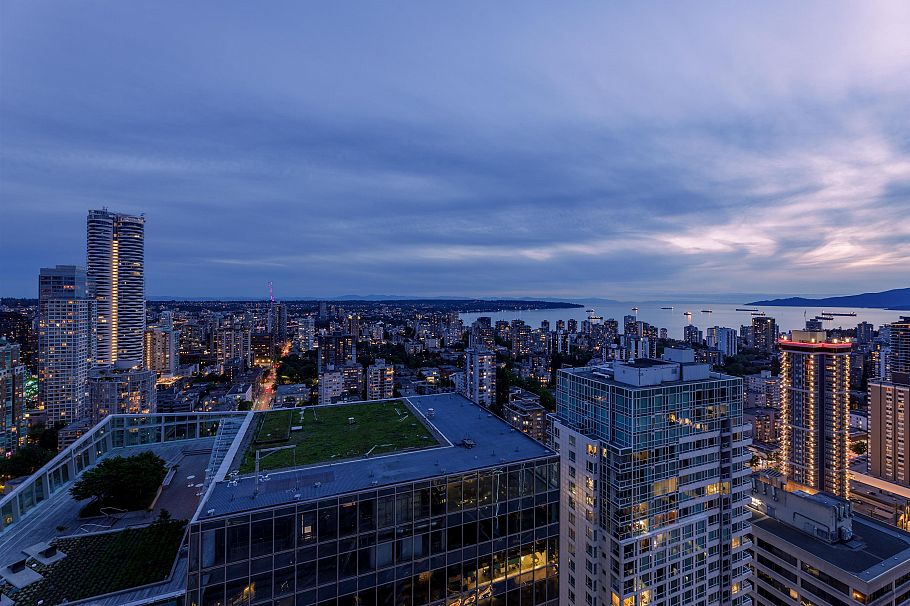 3807 1111 Alberni Street Vancouver, BC - 1