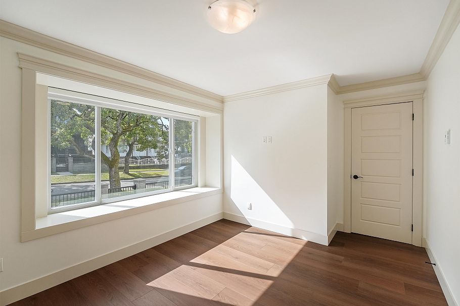 5454 Slocan St Street Vancouver, BC - 13