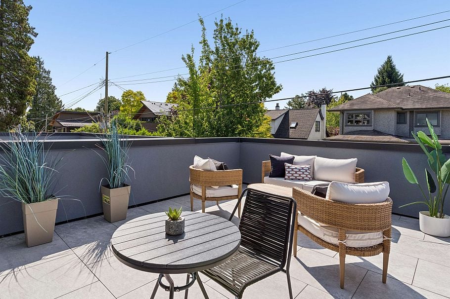 2 3060 W 34th Avenue Vancouver, BC - 26