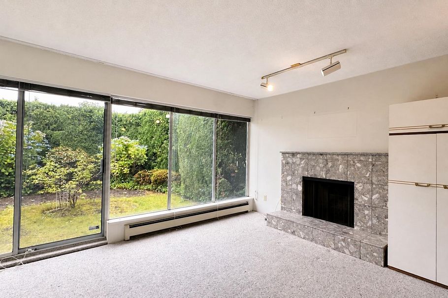 4438 W 4th Avenue Vancouver, BC - 9