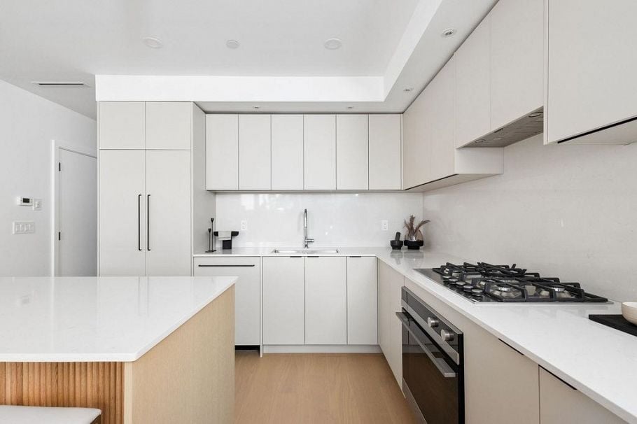 2 2124 E 8 Avenue Vancouver, BC - 8