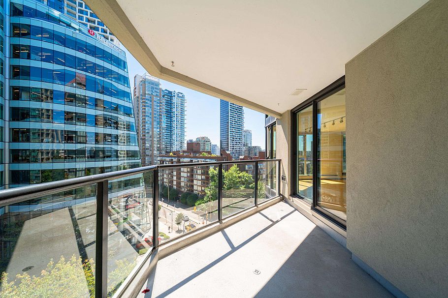 905 1010 Burnaby Street Vancouver, BC - 12
