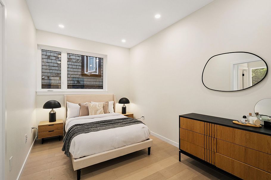 1 2764 W 14 Avenue Vancouver, BC - 17