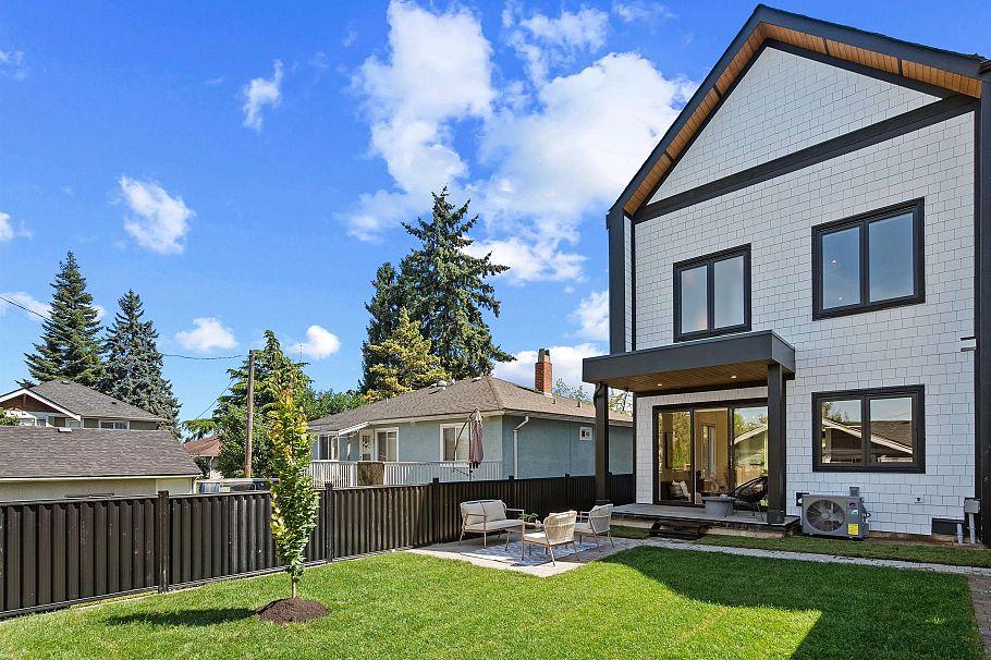 1 4845 Commercial Street Vancouver, BC - 3