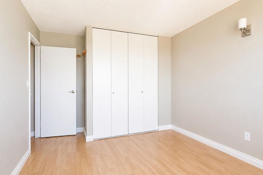1607 145 St. Georges Avenue North Vancouver, BC - 34