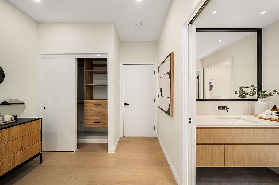 1 2764 W 14 Avenue Vancouver, BC - 18