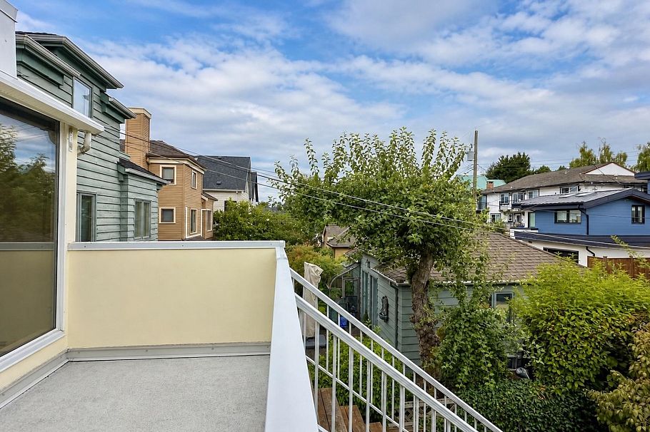 4438 W 4th Avenue Vancouver, BC - 25