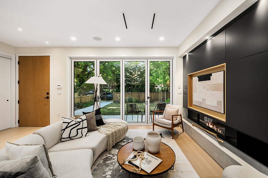 1 2764 W 14 Avenue Vancouver, BC - 5