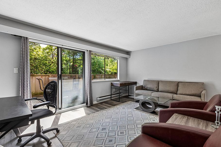 102 107 W 27th Street North Vancouver, BC - 2