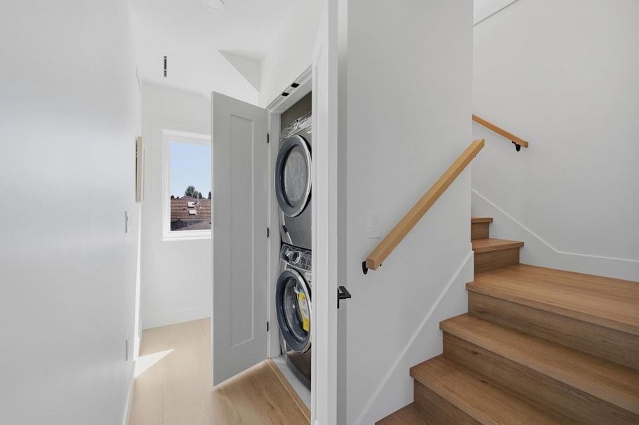 1 3018 E 19th Avenue Vancouver, BC - 25