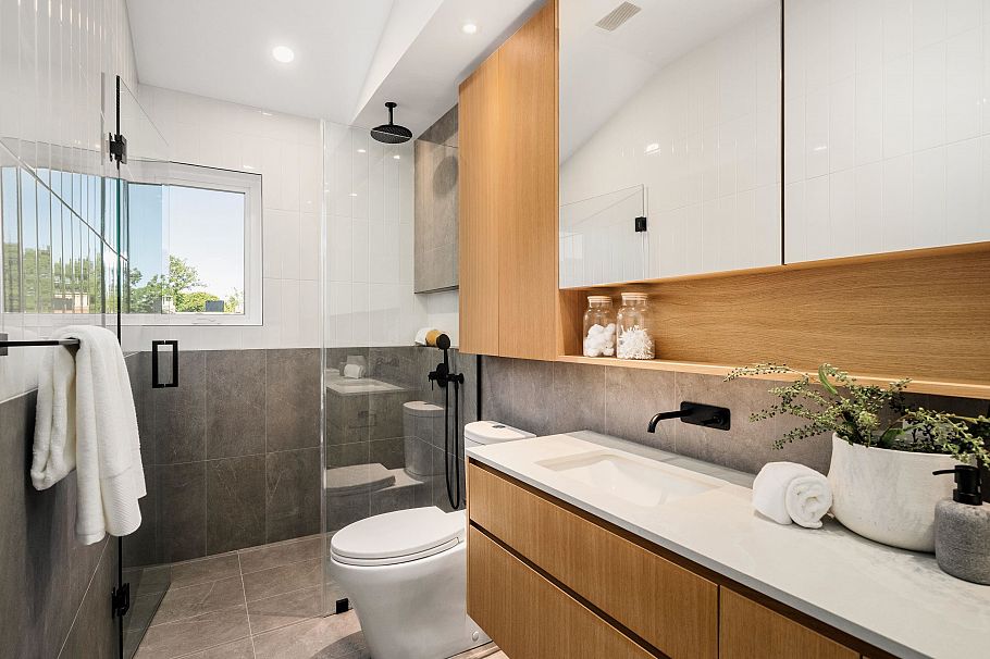 1 2764 W 14 Avenue Vancouver, BC - 26