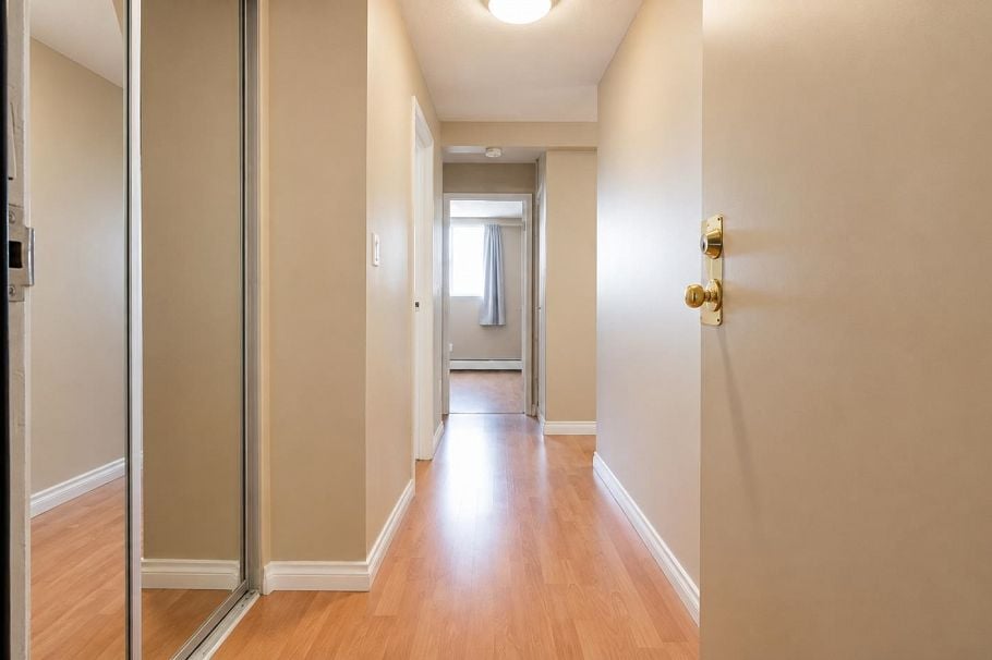 1607 145 St. Georges Avenue North Vancouver, BC - 30