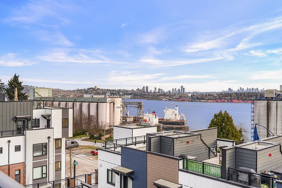 444 545 E 2nd Street North Vancouver, BC - 36