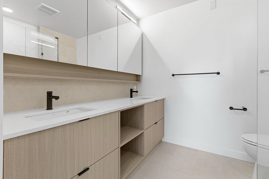 202 2268 E Broadway Vancouver, BC - 16