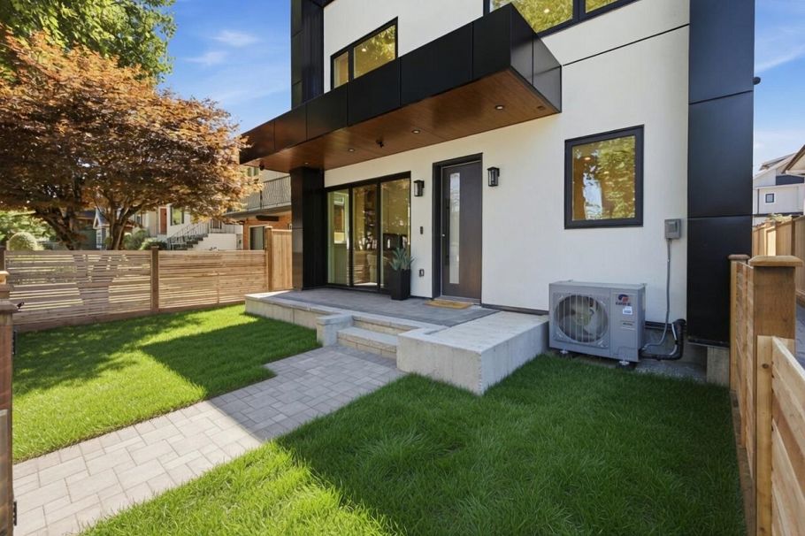 1 3018 E 19th Avenue Vancouver, BC - 2