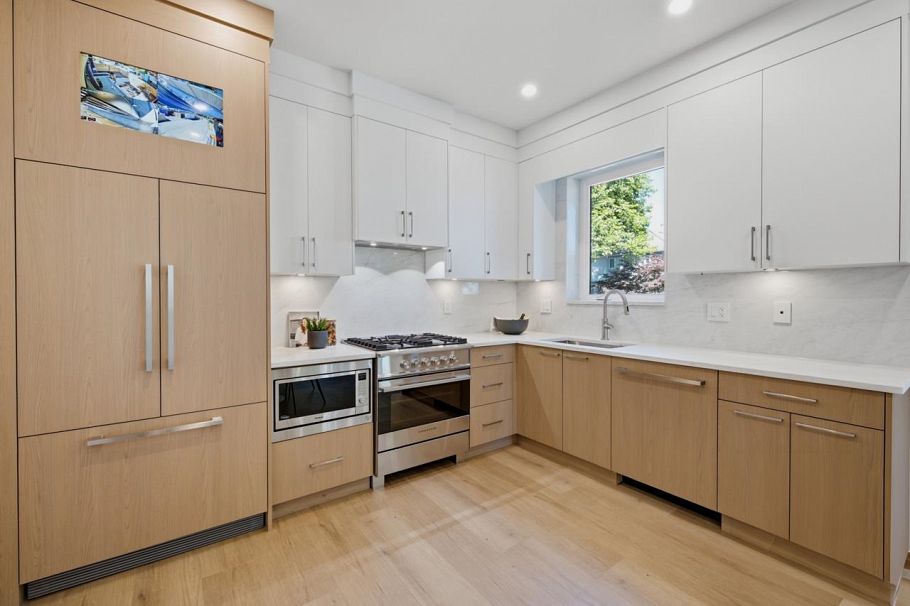 1 3018 E 19th Avenue Vancouver, BC - 10