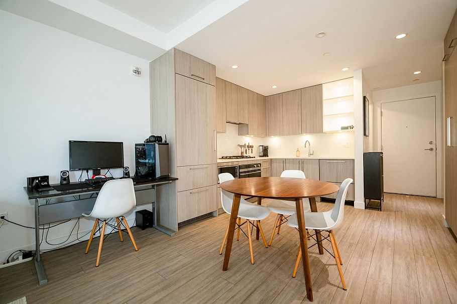 214 707 3rd Street East North Vancouver, BC - 13