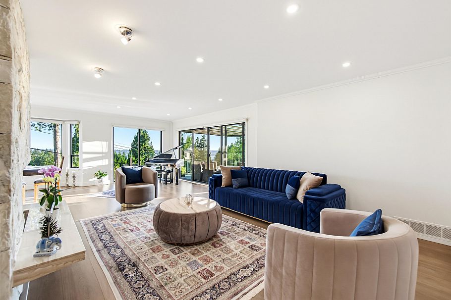 212 W Balmoral Road North Vancouver, BC - 30
