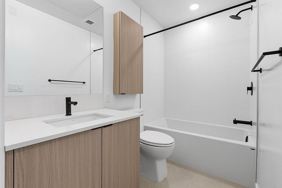 102 2268 E Broadway Vancouver, BC - 8