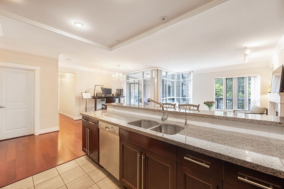 218 4685 Valley Drive Vancouver, BC - 10