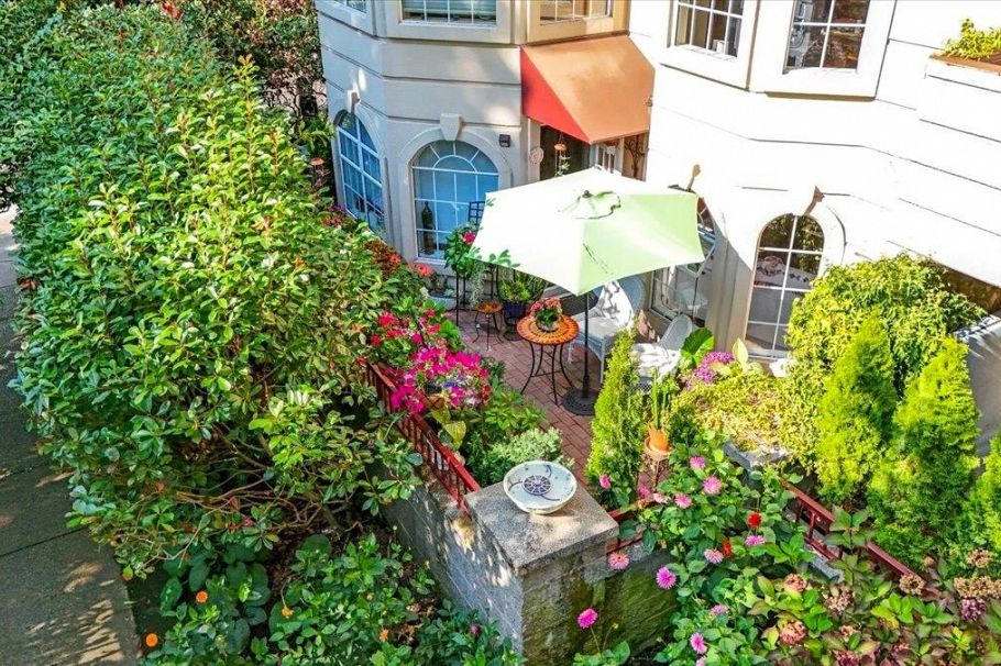 101 888 Bute Street Vancouver, BC - 2