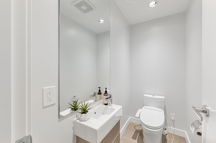 5336 University Boulevard Vancouver, BC - 7