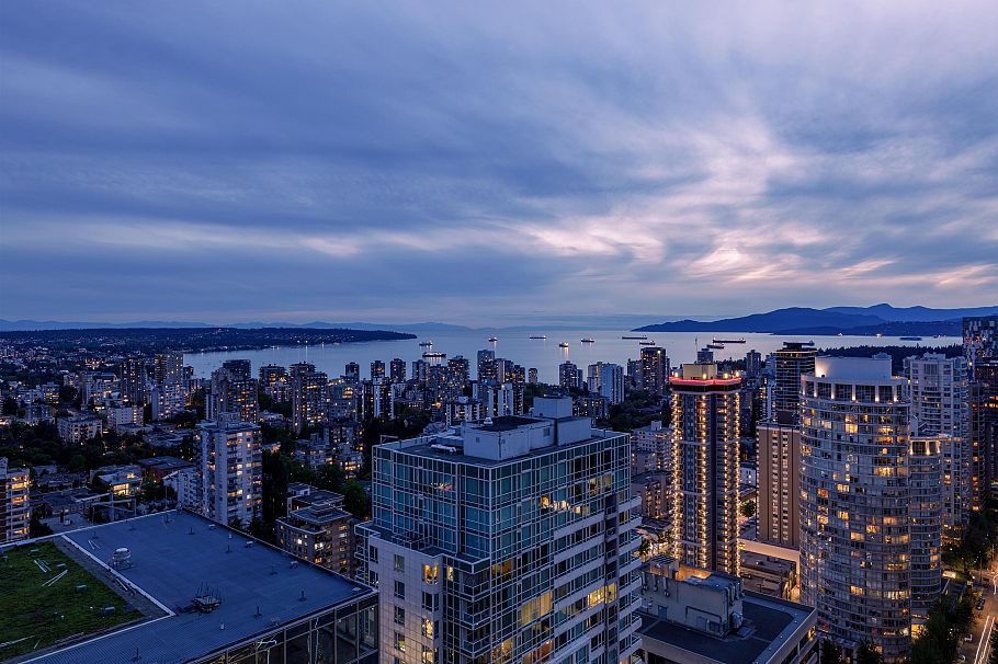 3807 1111 Alberni Street Vancouver, BC - 2