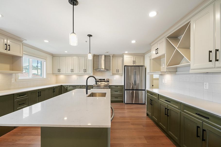 5454 Slocan St Street Vancouver, BC - 5