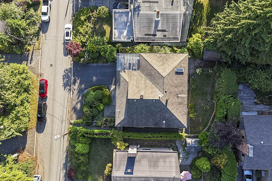 212 W Balmoral Road North Vancouver, BC - 3