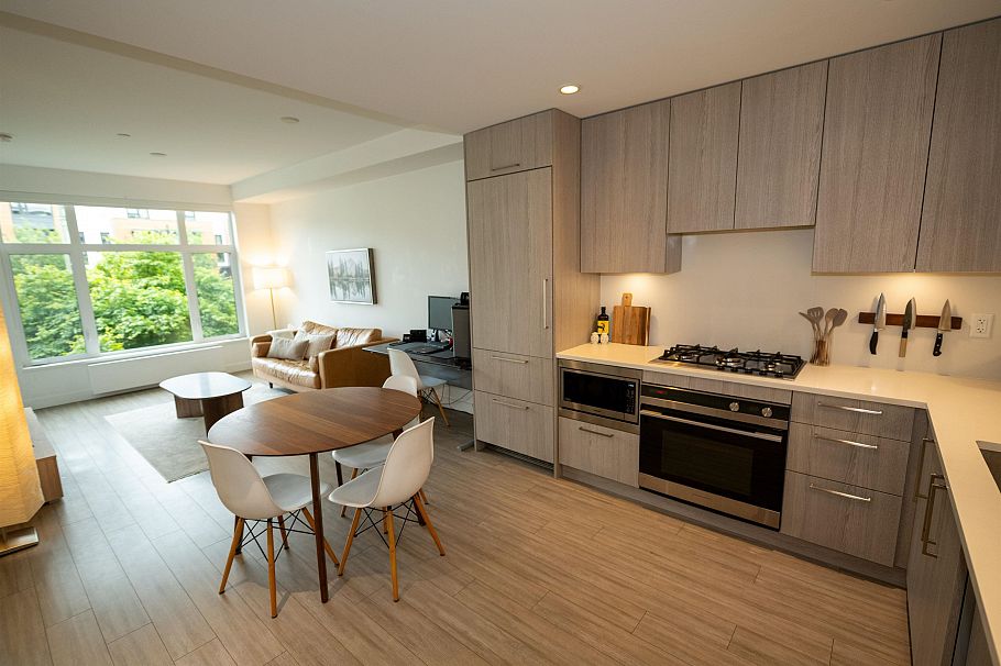 214 707 3rd Street East North Vancouver, BC - 5