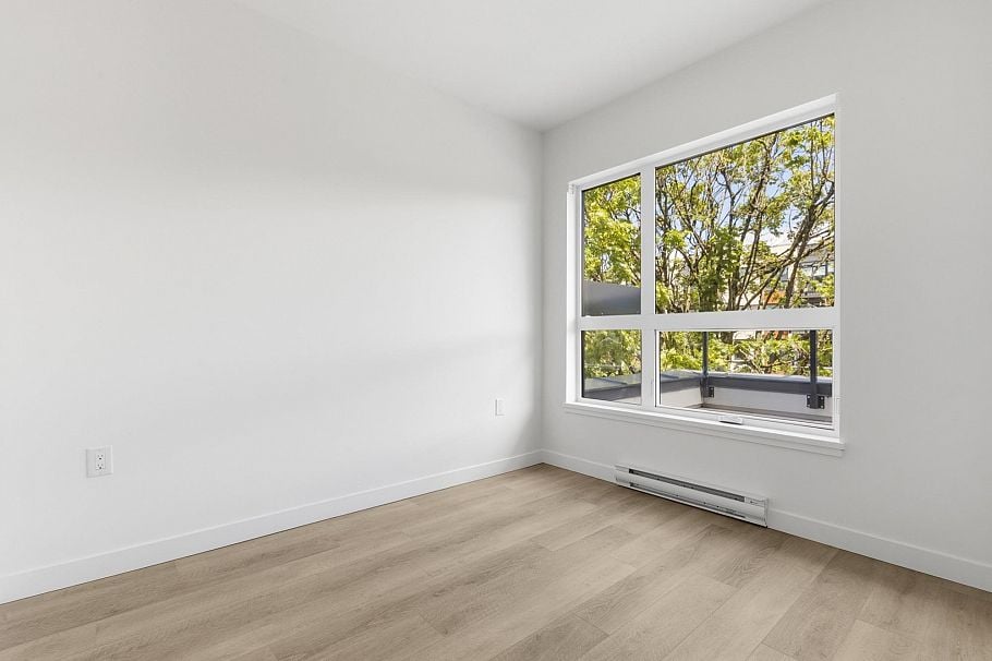 403 2268 E Broadway Vancouver, BC - 9