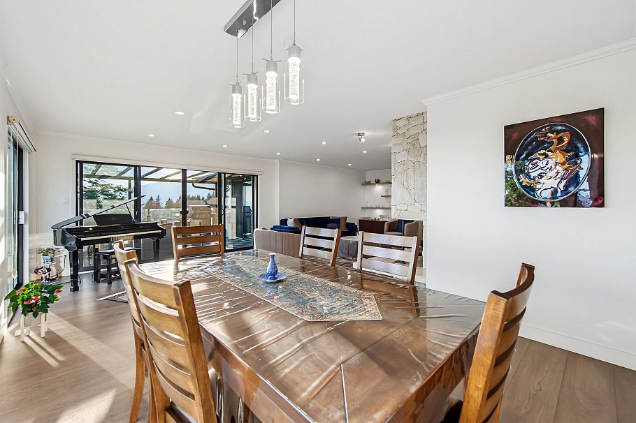212 W Balmoral Road North Vancouver, BC - 35