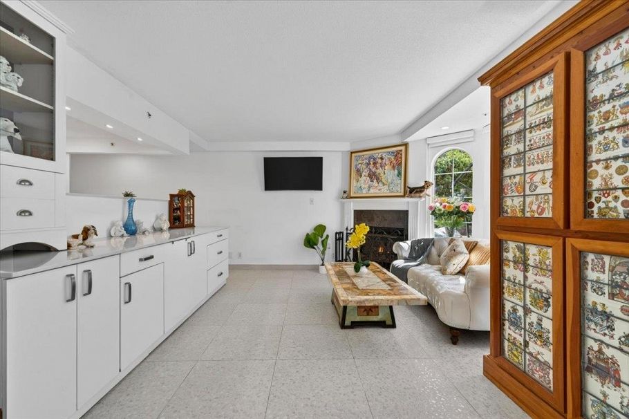 101 888 Bute Street Vancouver, BC - 5