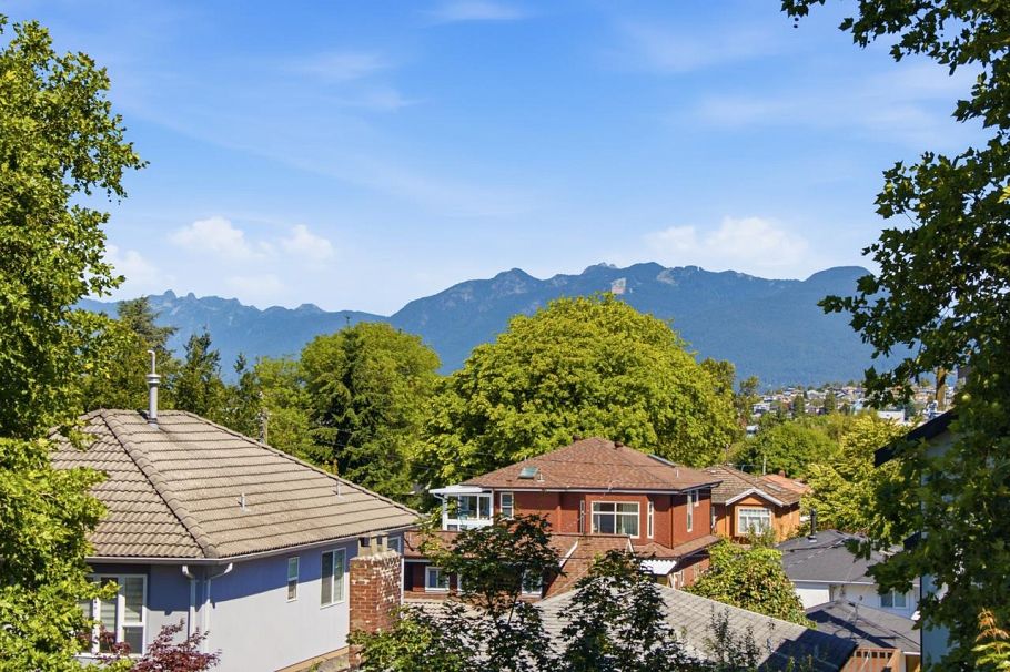 1 3018 E 19th Avenue Vancouver, BC - 24