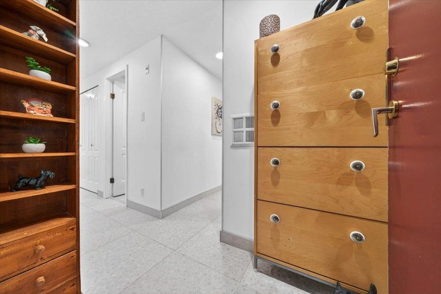 101 888 Bute Street Vancouver, BC - 23