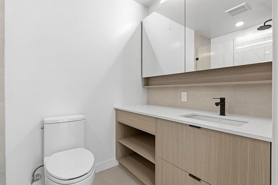 203 2268 E Broadway Vancouver, BC - 12