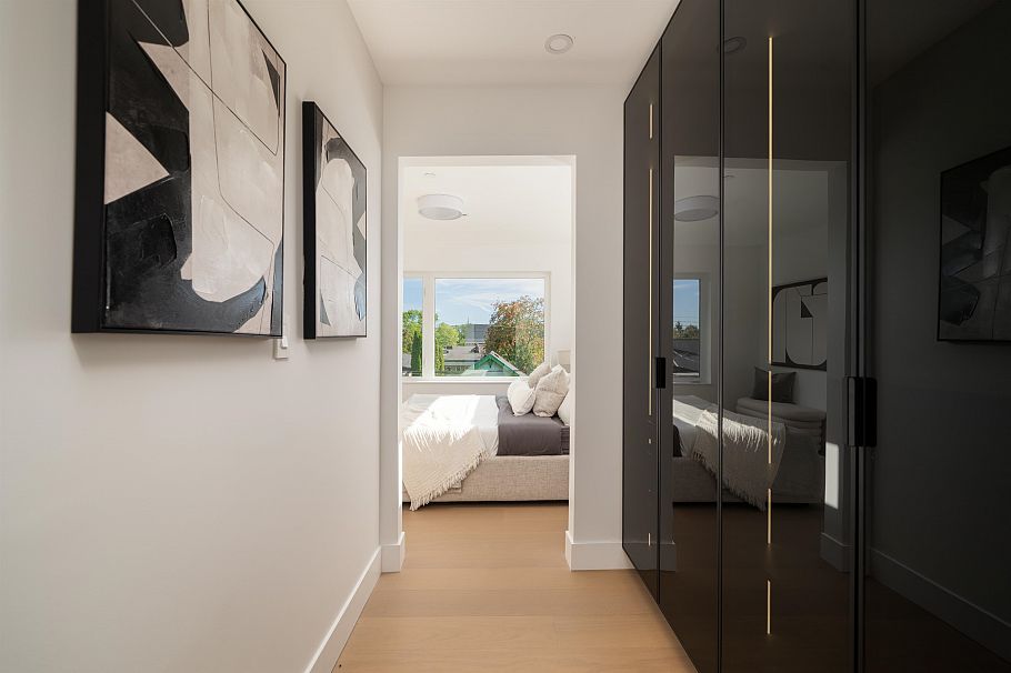 3 2124 E 8 Avenue Vancouver, BC - 24