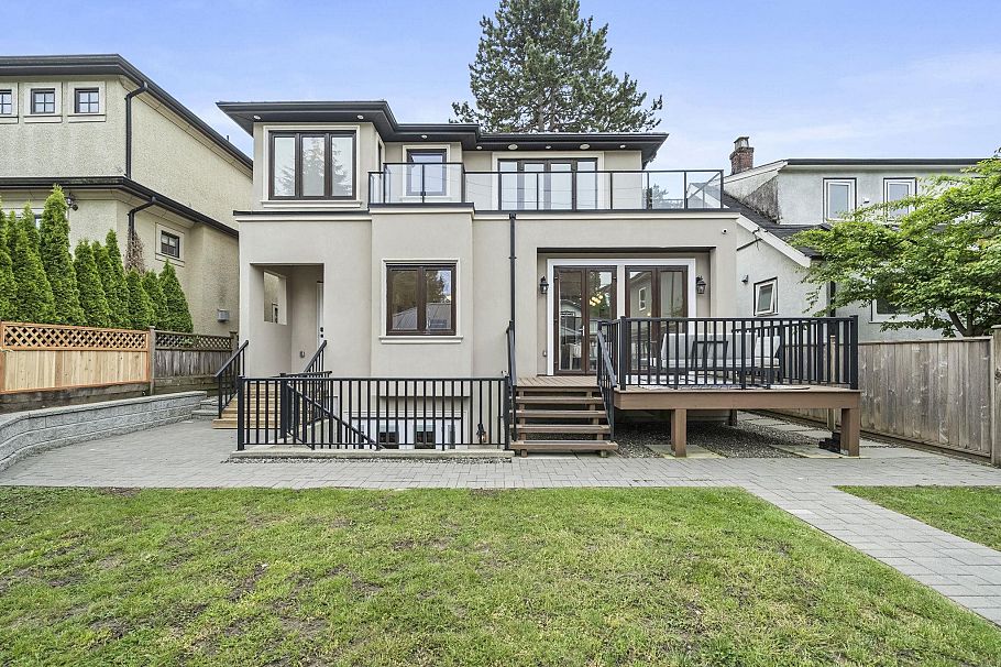 4347 W 9th Avenue Vancouver, BC - 38