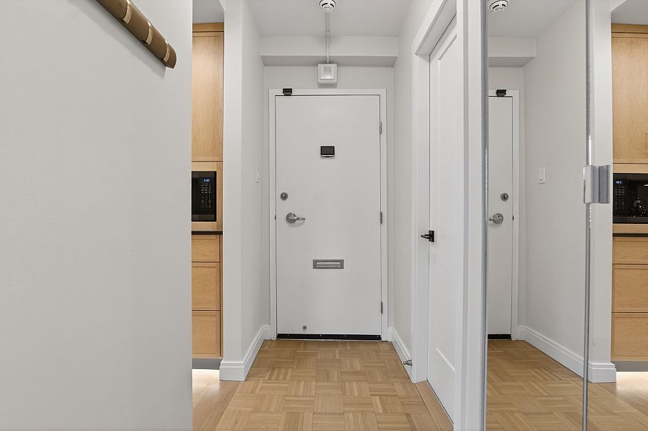 407 1330 Harwood Street Vancouver, BC - 2