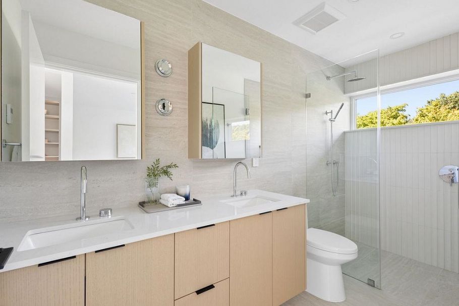 1 2124 E 8 Avenue Vancouver, BC - 32