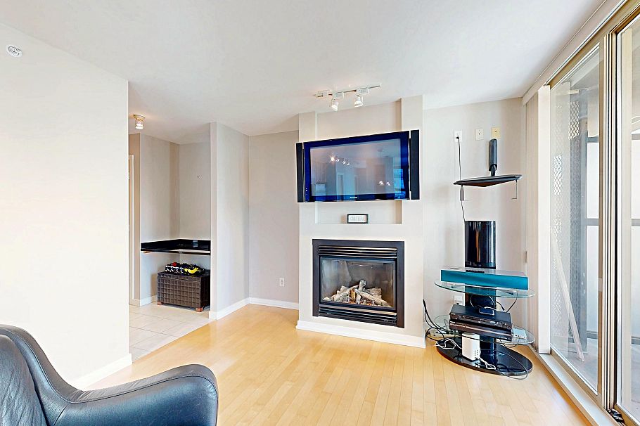 1003 969 Richards Street Vancouver, BC - 3